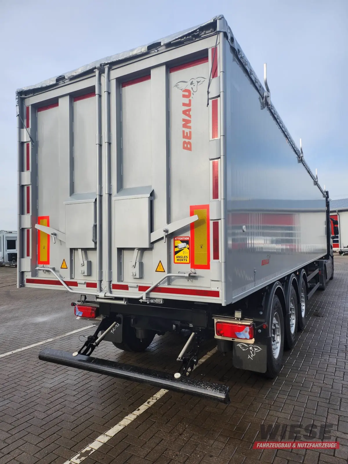 Benalu OPTILINER 60 - 63m³ Türen Palettenbreite