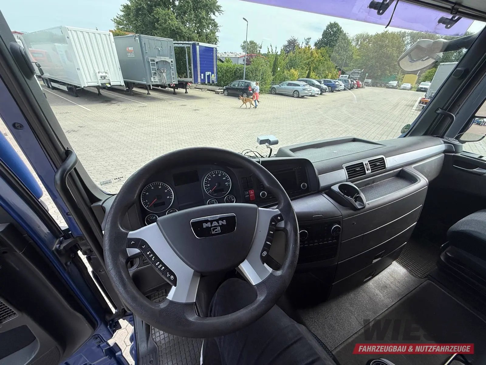 MAN TGA Schwenkwand-Getränkeaufbau incl. Anhänger