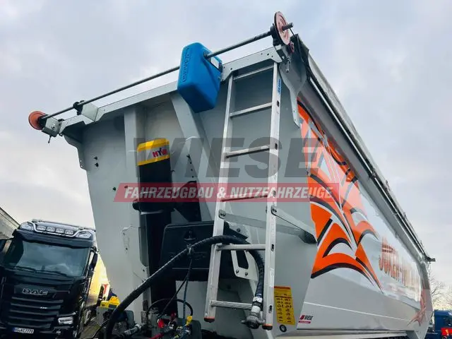 MEGA Neuwertig Stahlkipper - E-Verdeck - 30 m³